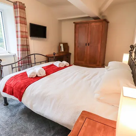 6 Calgarth View *